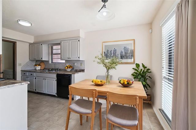 732 W Elder Drive, Mustang, OK 73064