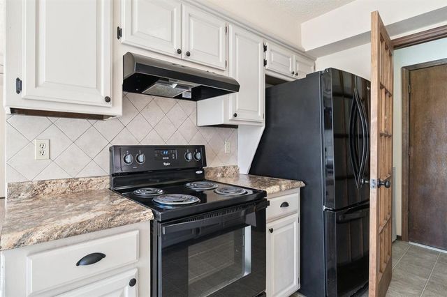 732 W Elder Drive, Mustang, OK 73064