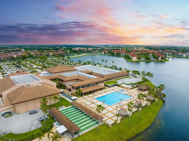 800 SW 131st Ave 106F, Pembroke Pines, FL 33027