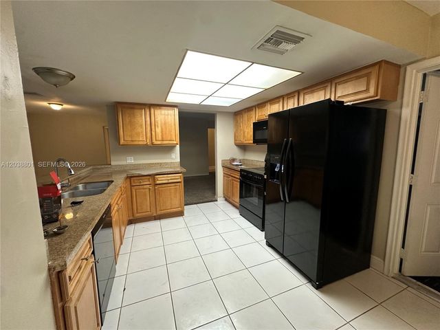 2121 N 52nd Avenue, Hollywood, FL 33021