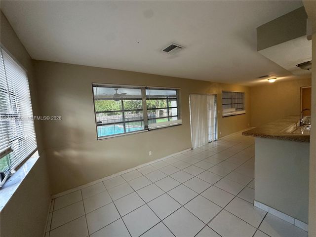 2121 N 52nd Avenue, Hollywood, FL 33021