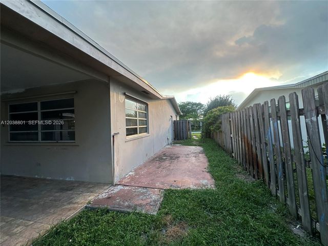 2121 N 52nd Avenue, Hollywood, FL 33021