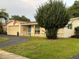 2121 N 52nd Avenue, Hollywood, FL 33021