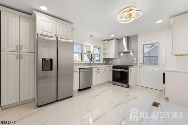 147 Wedgewood Avenue, Woodbridge Proper, NJ 07095