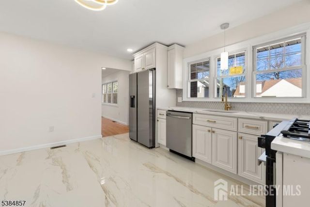 147 Wedgewood Avenue, Woodbridge Proper, NJ 07095