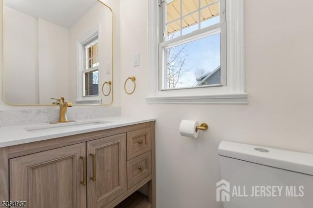 147 Wedgewood Avenue, Woodbridge Proper, NJ 07095