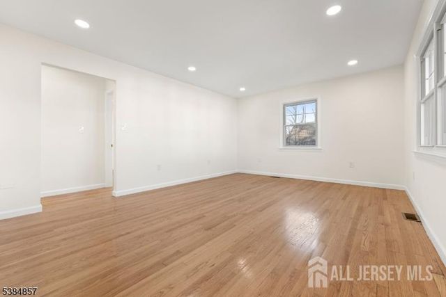 147 Wedgewood Avenue, Woodbridge Proper, NJ 07095