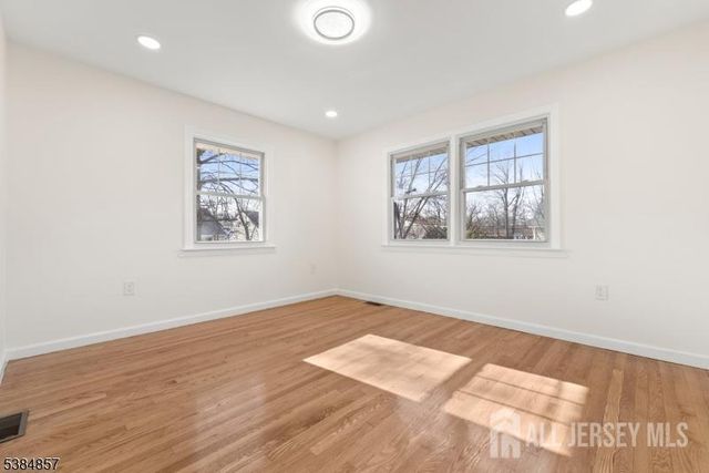 147 Wedgewood Avenue, Woodbridge Proper, NJ 07095