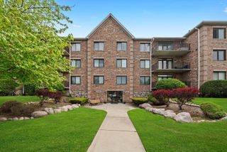 11035 Deblin Lane 205, Oak Lawn, IL 60453