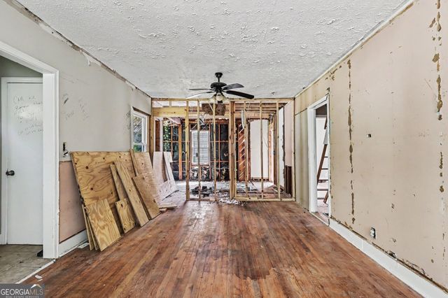1676 S Olympian Way SW, Atlanta, GA 30310