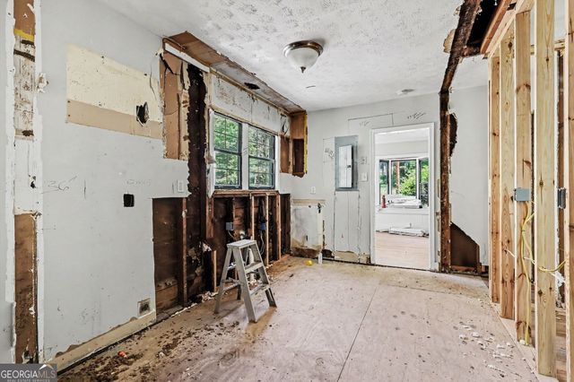 1676 S Olympian Way SW, Atlanta, GA 30310