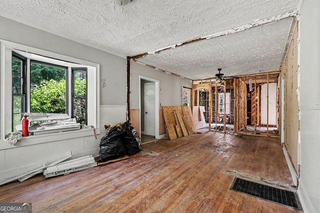 1676 S Olympian Way SW, Atlanta, GA 30310