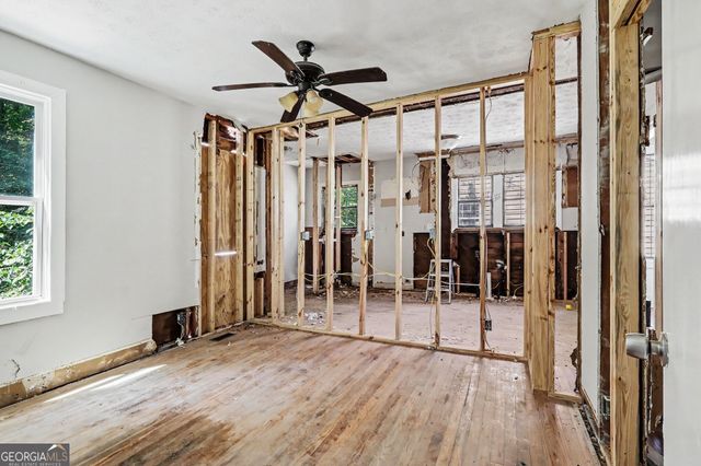 1676 S Olympian Way SW, Atlanta, GA 30310