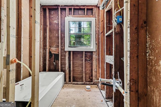 1676 S Olympian Way SW, Atlanta, GA 30310