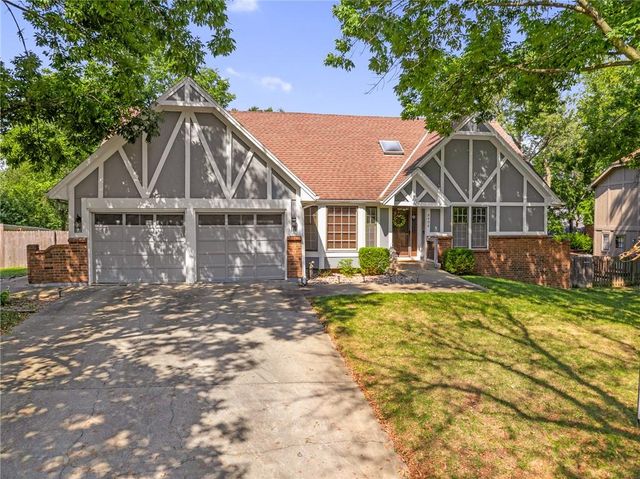 8408 W 115th Street, Overland Park, KS 66210