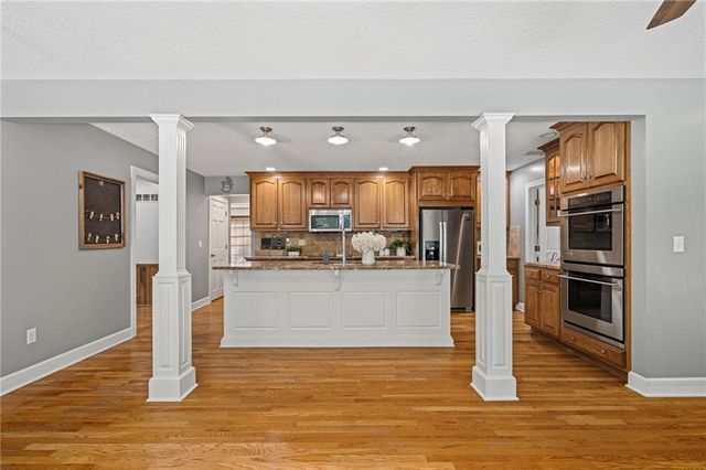 8408 W 115th Street, Overland Park, KS 66210