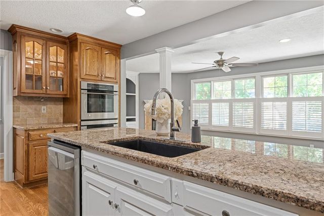 8408 W 115th Street, Overland Park, KS 66210