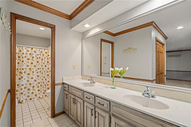 8408 W 115th Street, Overland Park, KS 66210