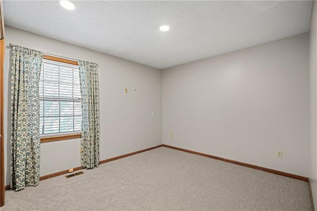 8408 W 115th Street, Overland Park, KS 66210