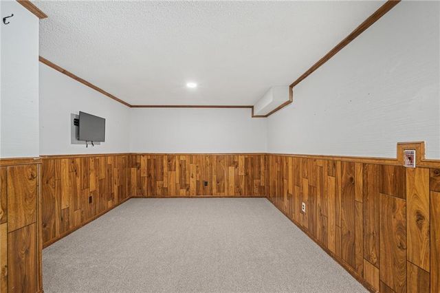 8408 W 115th Street, Overland Park, KS 66210