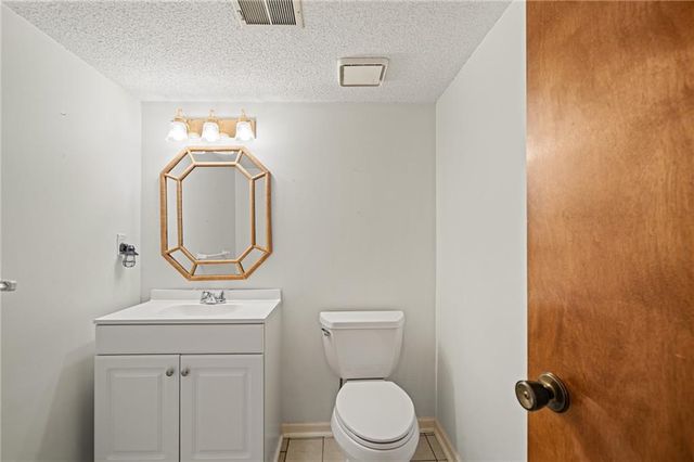 8408 W 115th Street, Overland Park, KS 66210