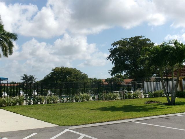 9460 El Clair Ranch Rd, Boynton Beach, FL 33437