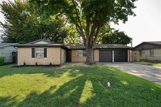 4927 Eastgate Circle, Dallas, TX 75216