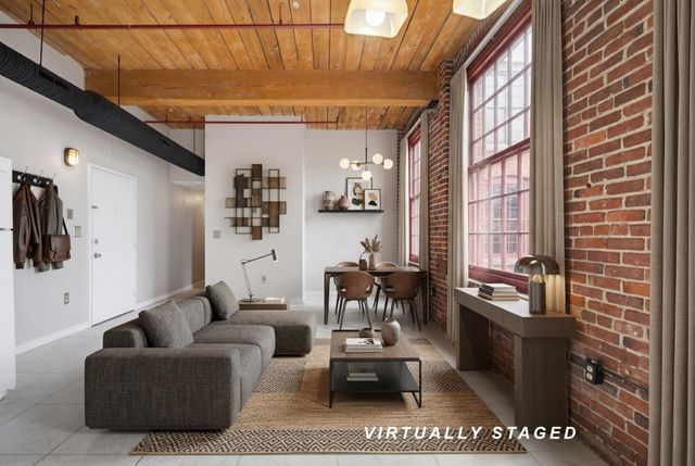 470 Silver St Apt 205, Manchester, NH 03103