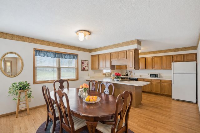 3222 Tower Court, Clinton, IA 52732