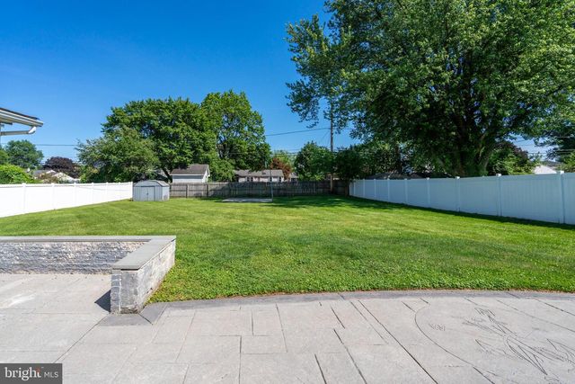 23 MAPLE AVE, Hatboro, PA 19040
