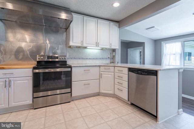 23 MAPLE AVE, Hatboro, PA 19040