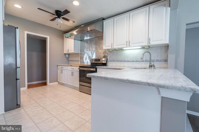 23 MAPLE AVE, Hatboro, PA 19040