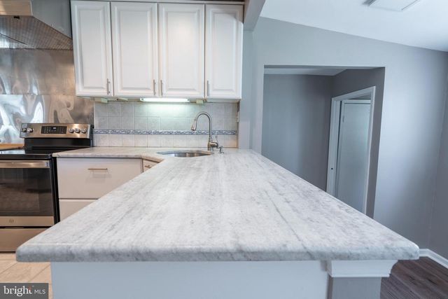 23 MAPLE AVE, Hatboro, PA 19040