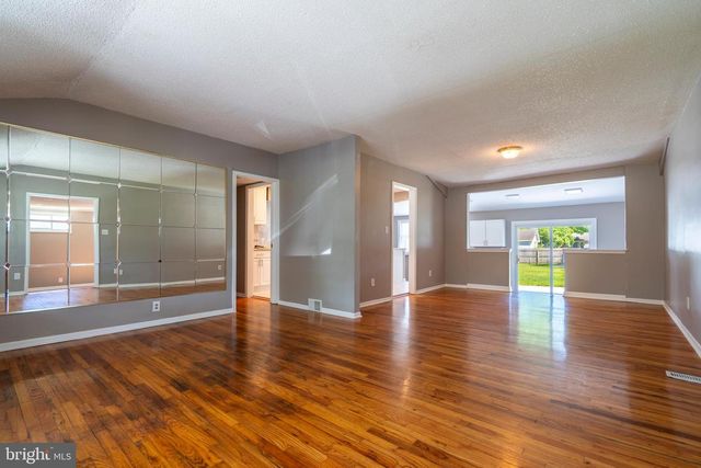 23 MAPLE AVE, Hatboro, PA 19040