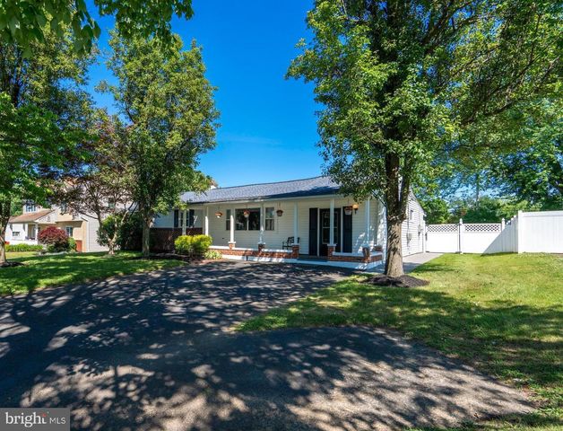 23 MAPLE AVE, Hatboro, PA 19040