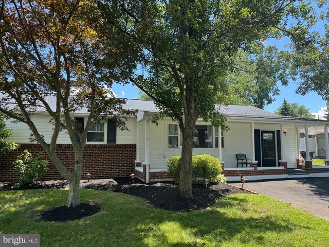 23 MAPLE AVE, Hatboro, PA 19040