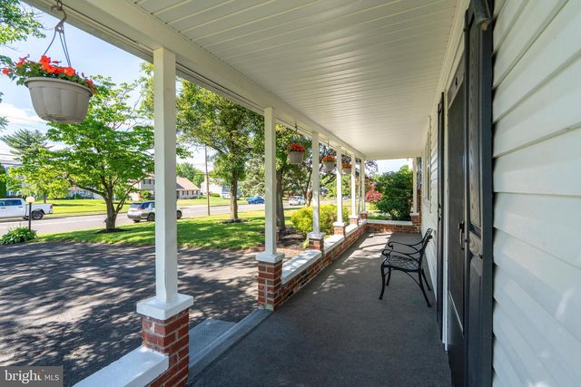 23 MAPLE AVE, Hatboro, PA 19040