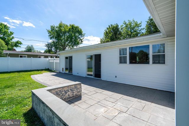 23 MAPLE AVE, Hatboro, PA 19040
