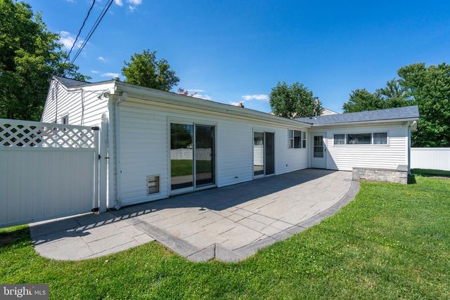 23 MAPLE AVE, Hatboro, PA 19040
