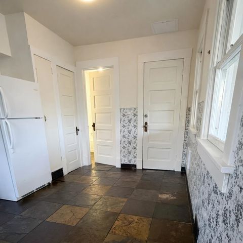 1027 W Maxwell Ave, Spokane, WA 99201