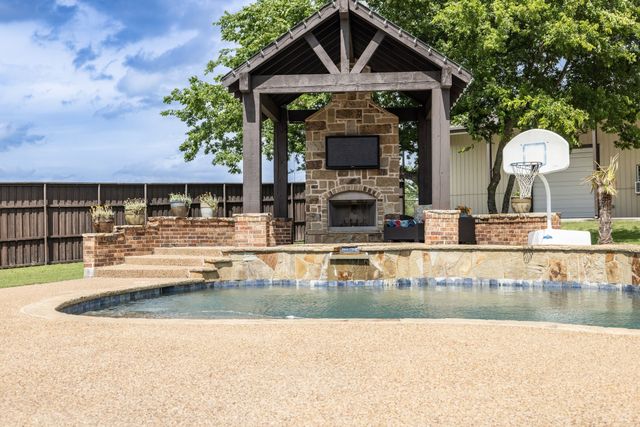 3031 Hillview Drive, Royse City, TX 75189