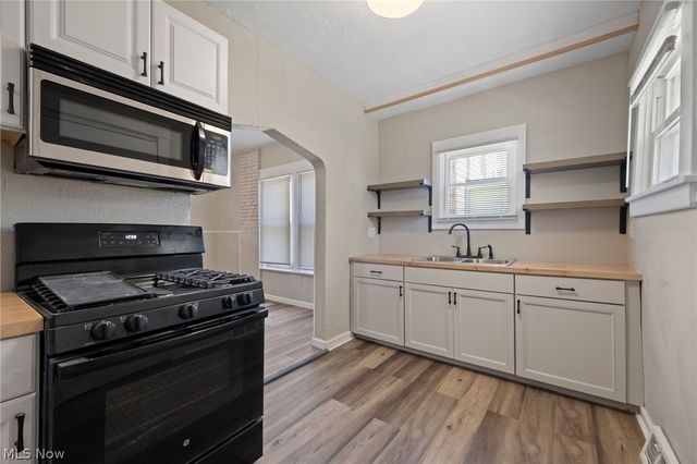 3911 Daisy Avenue, Cleveland, OH 44109