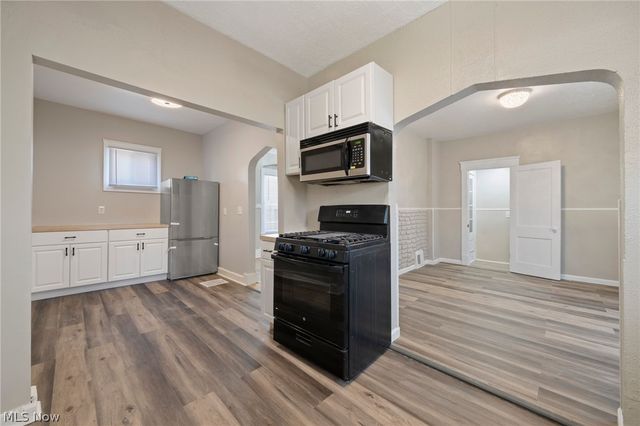 3911 Daisy Avenue, Cleveland, OH 44109