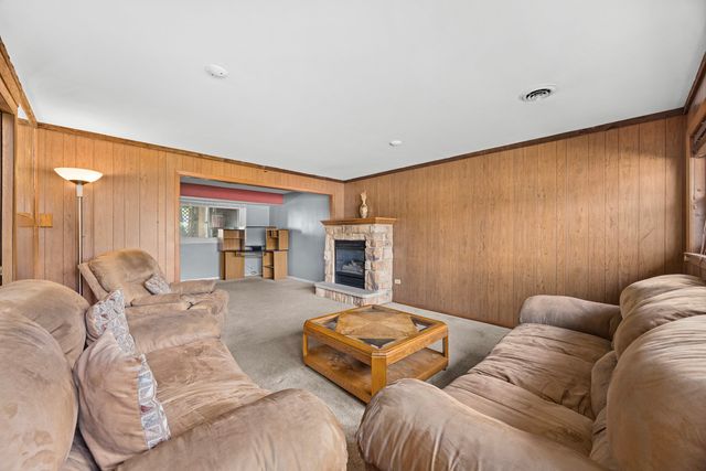 1410 W Jo Ann Lane, Addison, IL 60101