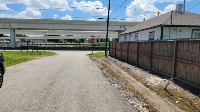 3207 Eastex Freeway, Houston, TX 77026
