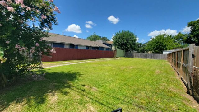 3207 Eastex Freeway, Houston, TX 77026