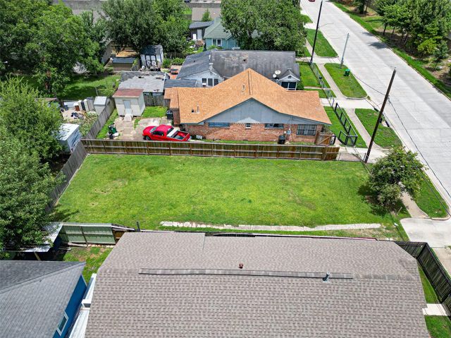 3207 Eastex Freeway, Houston, TX 77026