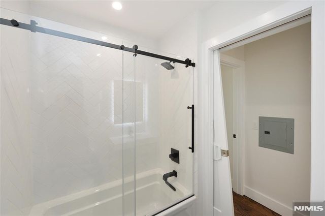 203 3rd Street 2, Jersey City, NJ 07302