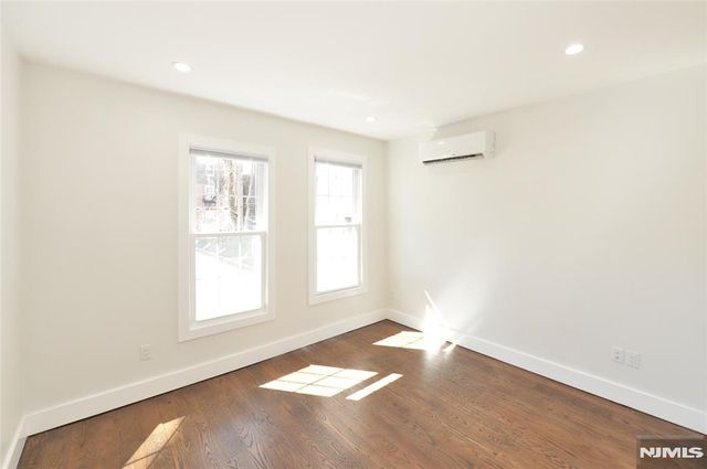 203 3rd Street 2, Jersey City, NJ 07302