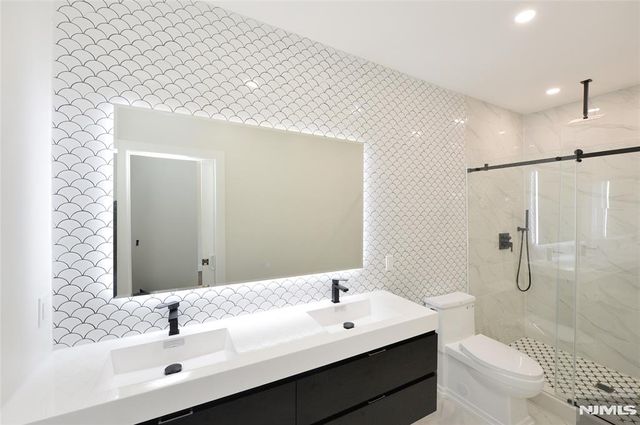 203 3rd Street 2, Jersey City, NJ 07302